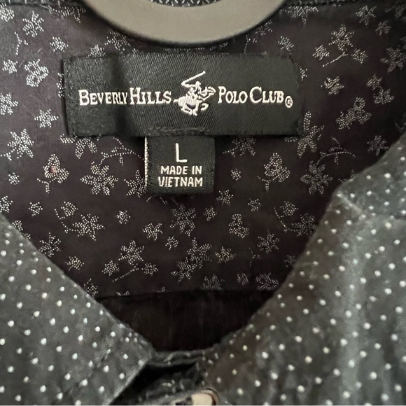 2/$15 Beverly Hills Polo Club L Short Sleeve Button Down Shirt mens Black white - Picture 4 of 7